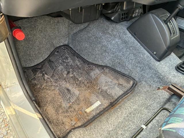 ジムニー ワイルドウインド　４ＷＤ　オートマ　エアコン　パワステ　ルーフキャリア　フォグランプ（31枚目）