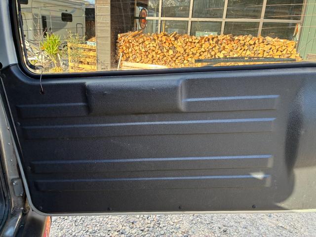 ジムニー ワイルドウインド　４ＷＤ　オートマ　エアコン　パワステ　ルーフキャリア　フォグランプ（37枚目）