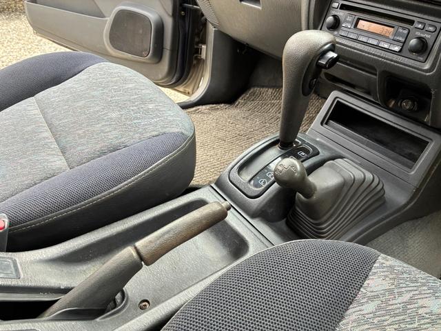 ストラーダ ベースグレード　ピックアップトラック　ロールバー　エアコン　パワステ　パワーウィンド（12枚目）