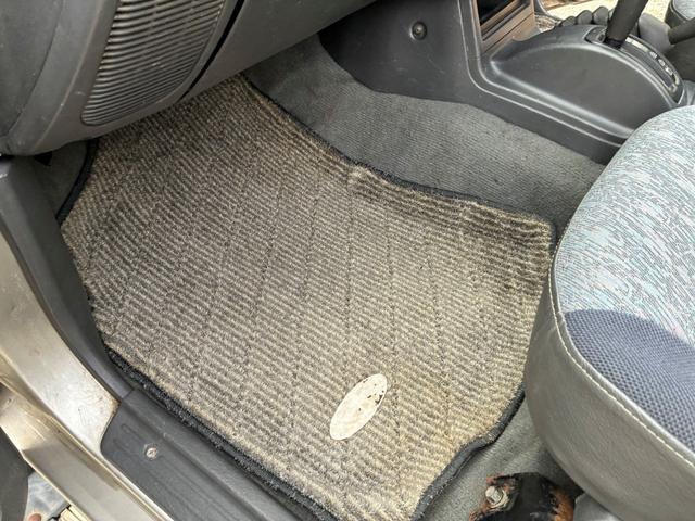 ストラーダ ベースグレード　ピックアップトラック　ロールバー　エアコン　パワステ　パワーウィンド（24枚目）