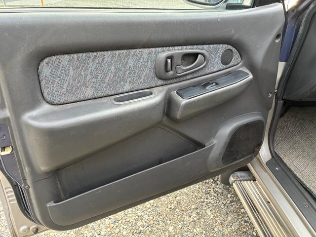 ストラーダ ベースグレード　ピックアップトラック　ロールバー　エアコン　パワステ　パワーウィンド（29枚目）