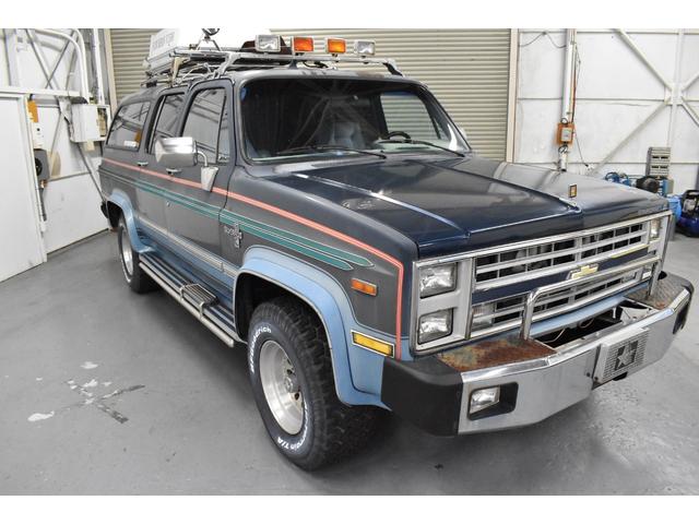シボレーサバーバン 　５．７　４ＷＤ　シルバラード　スタークラフト　新車並行輸入　走行２８３２９ｍｉ　エアコン　パワーステアリング　パワーウインドウ（7枚目）
