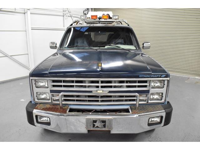 シボレーサバーバン 　５．７　４ＷＤ　シルバラード　スタークラフト　新車並行輸入　走行２８３２９ｍｉ　エアコン　パワーステアリング　パワーウインドウ（10枚目）