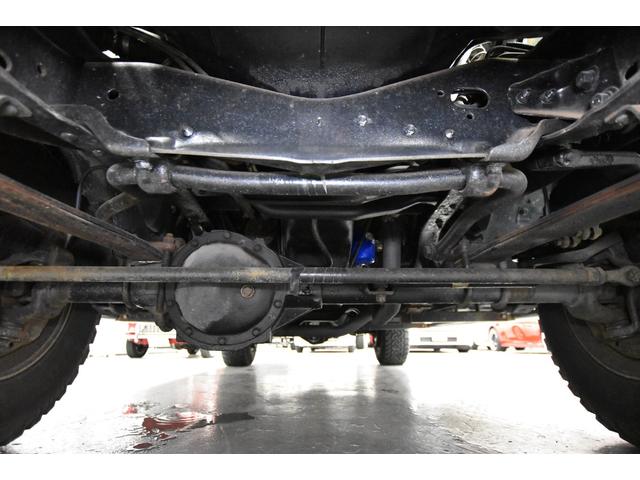 シボレーサバーバン 　５．７　４ＷＤ　シルバラード　スタークラフト　新車並行輸入　走行２８３２９ｍｉ　エアコン　パワーステアリング　パワーウインドウ（28枚目）