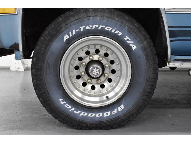 シボレーサバーバン 　５．７　４ＷＤ　シルバラード　スタークラフト　新車並行輸入　走行２８３２９ｍｉ　エアコン　パワーステアリング　パワーウインドウ（32枚目）