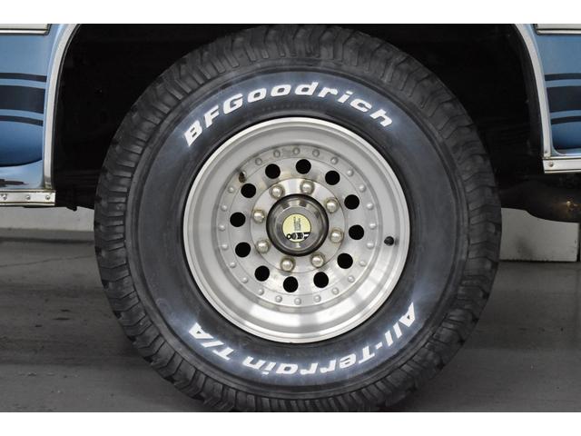 シボレーサバーバン 　５．７　４ＷＤ　シルバラード　スタークラフト　新車並行輸入　走行２８３２９ｍｉ　エアコン　パワーステアリング　パワーウインドウ（33枚目）