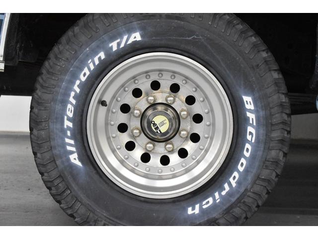 シボレーサバーバン 　５．７　４ＷＤ　シルバラード　スタークラフト　新車並行輸入　走行２８３２９ｍｉ　エアコン　パワーステアリング　パワーウインドウ（35枚目）
