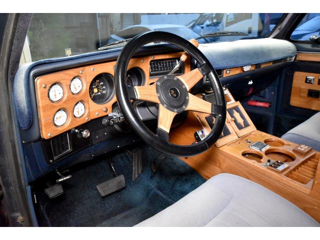 シボレーサバーバン 　５．７　４ＷＤ　シルバラード　スタークラフト　新車並行輸入　走行２８３２９ｍｉ　エアコン　パワーステアリング　パワーウインドウ（37枚目）