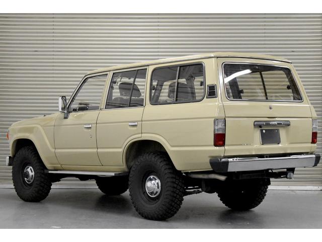 ランドクルーザー６０ ＶＸ　ガソリン車　ルーフ換装　ナローボディ仕様　丸目換装　リフトアップ公認済み　ヒッチメンバー　シートカバー　ＥＴＣ　フルセグナビ（3枚目）