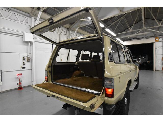 ランドクルーザー６０ ＶＸ　ガソリン車　ルーフ換装　ナローボディ仕様　丸目換装　リフトアップ公認済み　ヒッチメンバー　シートカバー　ＥＴＣ　フルセグナビ（36枚目）