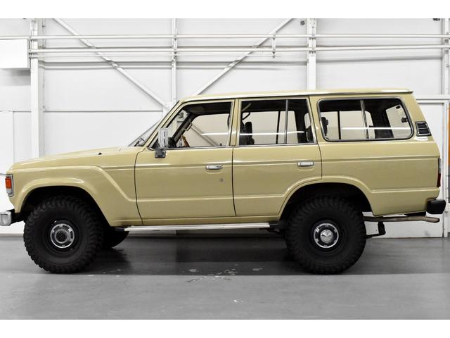 ランドクルーザー６０ ＶＸ　ガソリン車　ルーフ換装　ナローボディ仕様　丸目換装　リフトアップ公認済み　ヒッチメンバー　シートカバー　ＥＴＣ　フルセグナビ（50枚目）