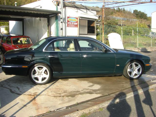 XJ 3.0エグゼクティブ ワンオーナー車 レザーシート(5枚目)