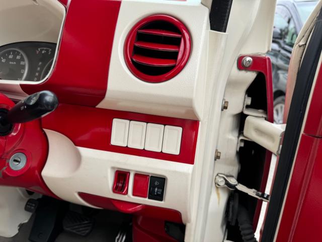 エブリイワゴン ＪＰターボ　シェビーバン仕様　赤白ツートンカラー　革調シートカバー　ＬＥＤヘットライト　内装赤白ツートンカラー　ターボ車　１４インチホイール　ハイルーフ（29枚目）