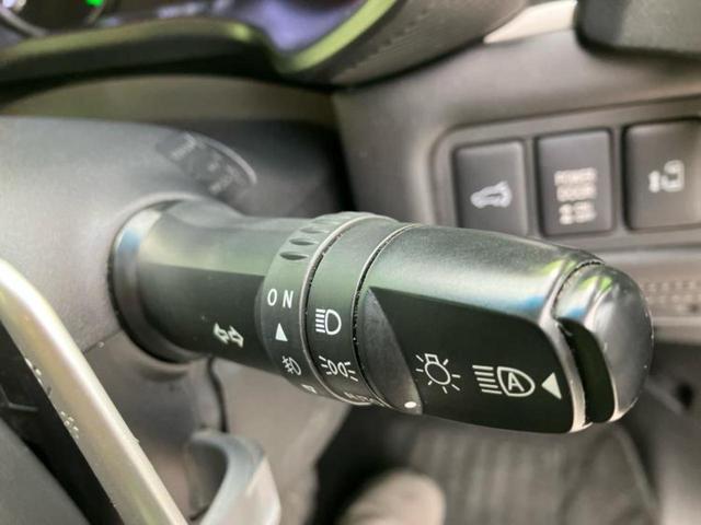 デリカＤ：５ ４ＷＤ　Ｇパワーパッケージ　純正　１０インチ　ＳＤナビ／フリップダウンモニター／イーアシスト（ミツビシ）／両側電動スライドドア／シートヒーター／マルチアラウンドモニター／車線逸脱防止支援システム／電動バックドア　後席モニター（17枚目）