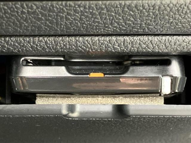 レヴォーグ 4WD2.0STIスポーツアイサイトブラックセレクション 新品タイヤ/保証書/純正 8インチ SDナビ/デジタルインナーミラー/アイサイト/シートヒーター 前席/車線逸脱防止支援システム/シート ハーフレザー/ドライブレコーダー 社外 衝突被害軽減システム(25枚目)