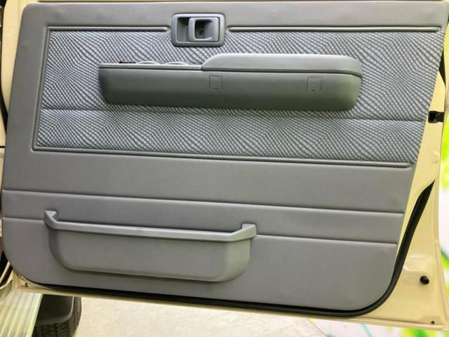 ランドクルーザー70 4WDバン 新品タイヤ/保証書/ABS/エアバッグ 運転席/エアバッグ 助手席/アルミホイール 純正 16インチ/パワーウインドウ/キーレスエントリー/パワーステアリング/盗難防止システム/ワンオーナー 4WD(21枚目)