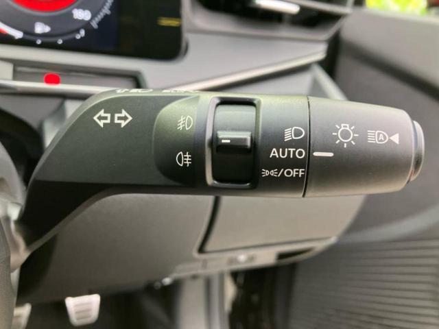 オーラ ニスモ　新品タイヤ／保証書／純正　９インチ　ＳＤナビ／インテリジェントルームミラー／エマージェンシーブレーキ／全方位モニター／車線逸脱防止支援システム／シート　ハーフレザー／ヘッドランプ　ＬＥＤ　全周囲カメラ（16枚目）