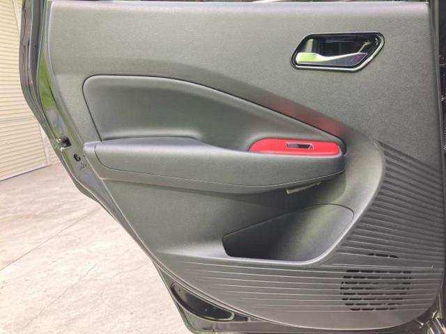 オーラ ニスモ　新品タイヤ／保証書／純正　９インチ　ＳＤナビ／インテリジェントルームミラー／エマージェンシーブレーキ／全方位モニター／車線逸脱防止支援システム／シート　ハーフレザー／ヘッドランプ　ＬＥＤ　全周囲カメラ（24枚目）