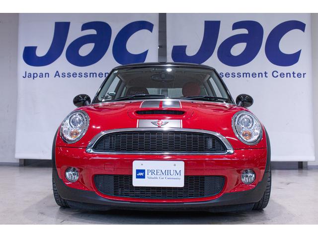 MINI クーパーS ユーザー様直接仕入れ・6MT・ローダウン・サクラムマフラー・PIAAアルミホイール・ツートンカラー・レカロセミバケットシート・零1000エアクリ(5枚目)