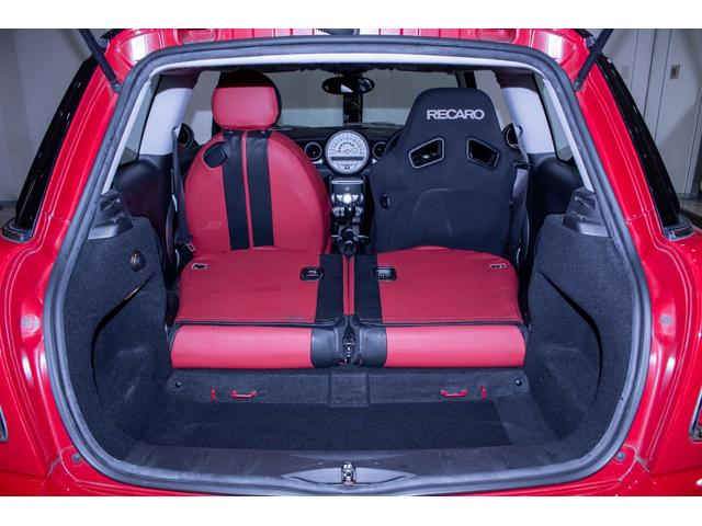 MINI クーパーS ユーザー様直接仕入れ・6MT・ローダウン・サクラムマフラー・PIAAアルミホイール・ツートンカラー・レカロセミバケットシート・零1000エアクリ(27枚目)