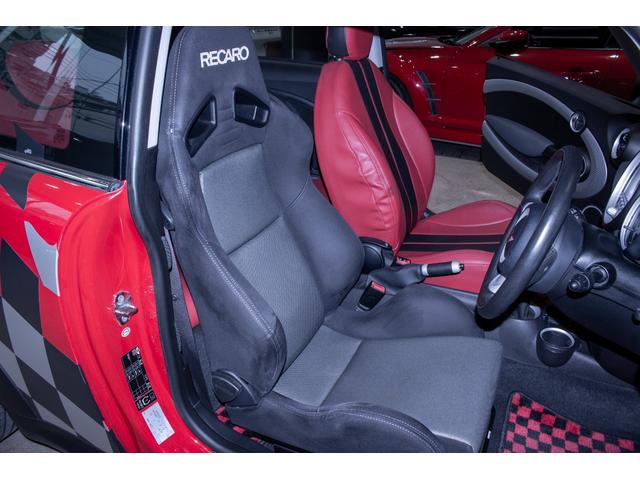 MINI クーパーS ユーザー様直接仕入れ・6MT・ローダウン・サクラムマフラー・PIAAアルミホイール・ツートンカラー・レカロセミバケットシート・零1000エアクリ(31枚目)