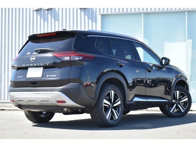 エクストレイル Ｇ　ｅ－４ＯＲＣＥ　弊社試乗車　ガラスルーフ　ＢＯＳＥ　ナッパ革　アダクティブＬＥＤ　ルーフレール　純１２．３ナビ　プロパイ　ＡＶＭ　ワイヤレス充電　ＨＤＭＩ　　ＥＴＣ２．０　シート／ハンドルヒーター　オートバックドア（5枚目）