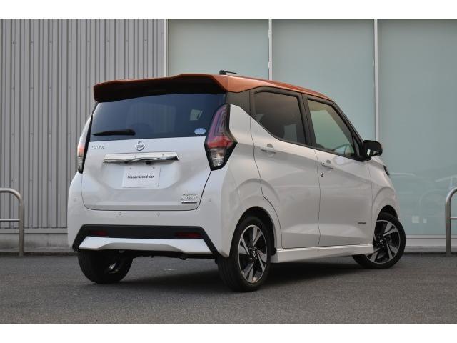 デイズ ハイウェイスター　Ｇターボプロパイロットエディション　純正９インチナビ　フルセグＴＶ　プロパイロット　前後ドラレコ　ＥＴＣ２．０　アラウンドビューモニター　ＬＥＤヘッド　エマブレ　コーナーセンサー　踏み間違い防止　車線逸脱防止　インテリキー（5枚目）