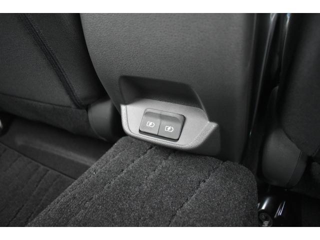 リーフ Ｘ　Ｖセレクション　純正９インチナビ　フルセグＴＶ　プロパイ　ＥＴＣ２．０　アラモニ　インテリミラー　ＬＥＤヘッド　シート／ハンドルヒーター　エマブレ　コーナーセンサー　踏み間違い防止　インテリキー　充電ケーブル（19枚目）