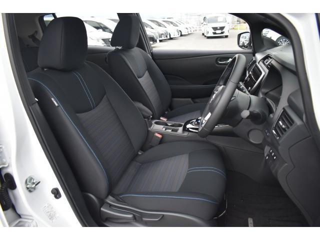 リーフ Ｘ　Ｖセレクション　純正９インチナビ　フルセグＴＶ　プロパイ　ＥＴＣ２．０　アラモニ　インテリミラー　ＬＥＤヘッド　シート／ハンドルヒーター　エマブレ　コーナーセンサー　踏み間違い防止　インテリキー　充電ケーブル（24枚目）