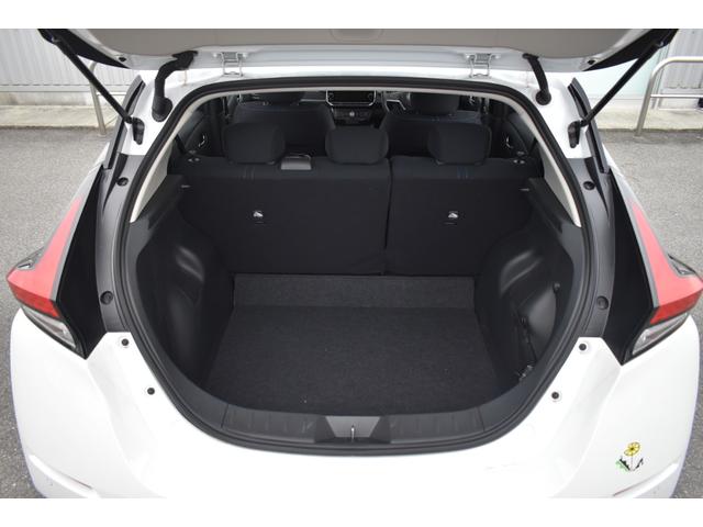 リーフ Ｘ　Ｖセレクション　純正９インチナビ　フルセグＴＶ　プロパイ　ＥＴＣ２．０　アラモニ　インテリミラー　ＬＥＤヘッド　シート／ハンドルヒーター　エマブレ　コーナーセンサー　踏み間違い防止　インテリキー　充電ケーブル（27枚目）