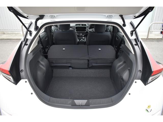 リーフ Ｘ　Ｖセレクション　純正９インチナビ　フルセグＴＶ　プロパイ　ＥＴＣ２．０　アラモニ　インテリミラー　ＬＥＤヘッド　シート／ハンドルヒーター　エマブレ　コーナーセンサー　踏み間違い防止　インテリキー　充電ケーブル（29枚目）