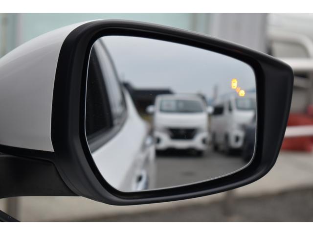 リーフ Ｘ　Ｖセレクション　純正９インチナビ　フルセグＴＶ　プロパイ　ＥＴＣ２．０　アラモニ　インテリミラー　ＬＥＤヘッド　シート／ハンドルヒーター　エマブレ　コーナーセンサー　踏み間違い防止　インテリキー　充電ケーブル（31枚目）