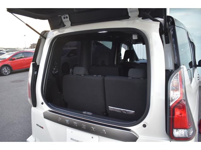 セレナ ニスモ　純９ナビ　後席フリップダウンＭ　プロパイ　スマートミラー　ＡＶＭ　ＥＴＣ　ドラレコ　両側オートＳ　ＮＩＳＭＯセーフティパック　快適パック　エンジンスターター　エマブレ　コーナーセンサー　踏み間違い防止（34枚目）