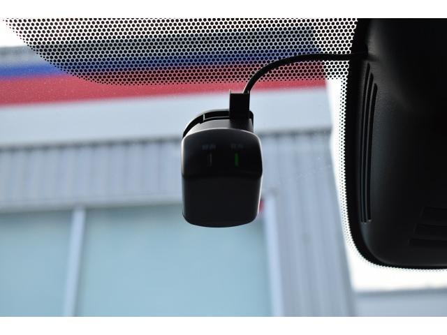 セレナ ｅ－パワー　ハイウェイスターＶ　１オナ　純１０ナビ　ＥＴＣ２．０　前後ドラレコ　プロパイ　アラモニ　インテリミラー　両オートＳ　ＬＥＤヘッド　寒冷地　シート／ハンドルヒーター　デュアルＡＣ　パックＡ　　コーナーセンサー　踏み間違い（12枚目）