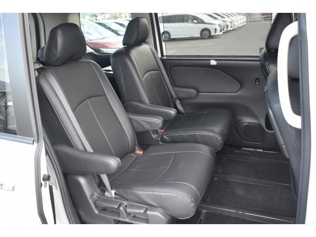 セレナ ｅ－パワー　ハイウェイスターＶ　１オナ　純１０ナビ　ＥＴＣ２．０　前後ドラレコ　プロパイ　アラモニ　インテリミラー　両オートＳ　ＬＥＤヘッド　寒冷地　シート／ハンドルヒーター　デュアルＡＣ　パックＡ　　コーナーセンサー　踏み間違い（23枚目）