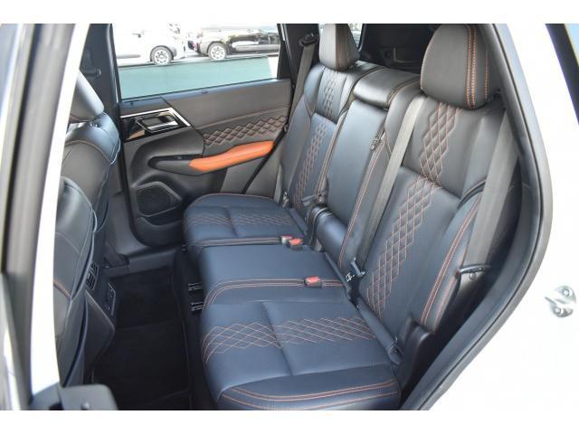 アウトランダーPHEV P 1オナ 純9ナビ TV BOSE ETC2.0 前後ドラレコ マイパイ アラモニ ワイヤレス充電 パワーシート 本革シート シート/ハンドルヒーター オートバックドア LEDヘッド コーナーセンサー(35枚目)