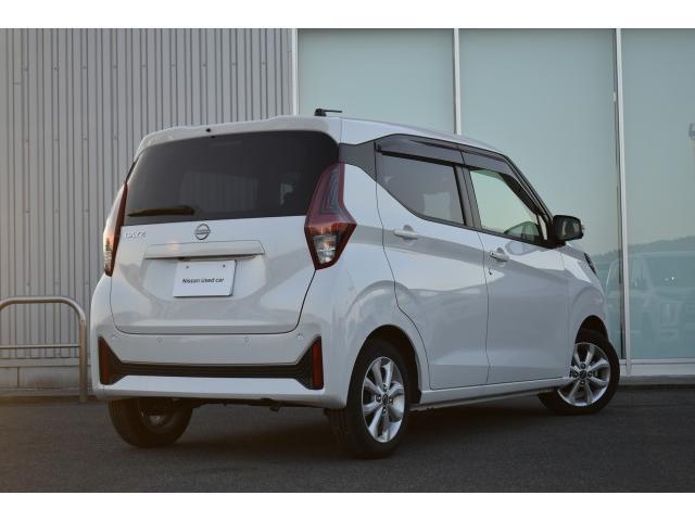 デイズ Ｘ　純９インチナビ　フルセグＴＶ　前・内ドラレコ　ＥＴＣ　アラウンドビューモニター　ＳＯＳコール　ＬＥＤヘッド　エマブレ　コーナーセンサー　踏み間違い　インテリキー（5枚目）