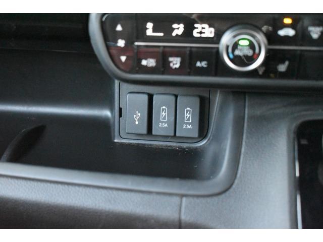 Ｎ－ＢＯＸカスタム Ｇ・スロープＬホンダセンシング　純８インチナビ　フルセグＴＶ　前後ドラレコ　ＥＴＣ　バックカメラ　両オートスライド　クルコン　シートヒーター　ＬＥＤヘッドライト　ホンダセンシング　車椅子スローパー　電動ウインチ　スマートキー（19枚目）