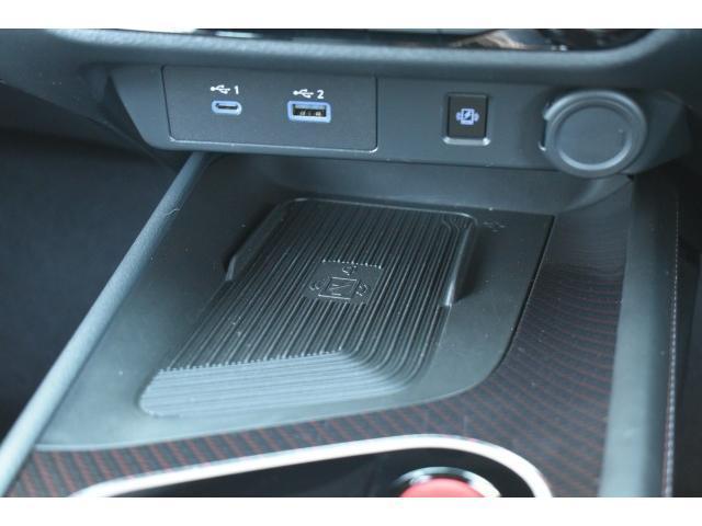 オーラ ニスモ　ＮＣ９ナビ　フルセグ　プロパイ　ＥＴＣ２．０　ＳＯＳ　ワイヤレス充電　アラモニ　インテリミラー　アダクティブＬＥＤヘッド　寒冷地　シート／ハンドルヒーター　エマブレ　コーナーセンサー　踏み間違い防止（12枚目）
