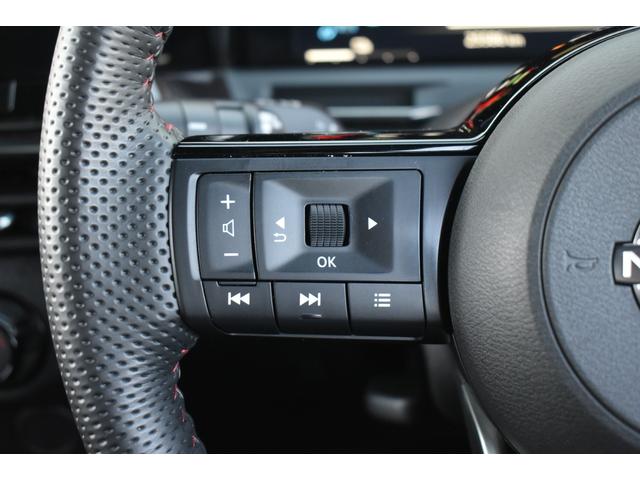 オーラ ニスモ　ＮＣ９ナビ　フルセグ　プロパイ　ＥＴＣ２．０　ＳＯＳ　ワイヤレス充電　アラモニ　インテリミラー　アダクティブＬＥＤヘッド　寒冷地　シート／ハンドルヒーター　エマブレ　コーナーセンサー　踏み間違い防止（15枚目）