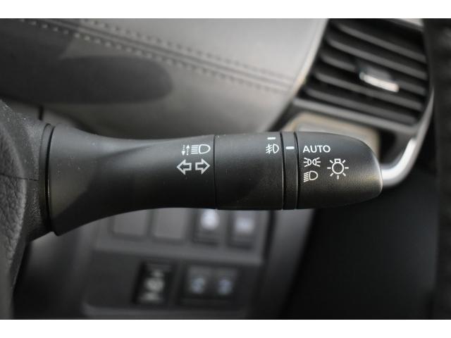 セレナ e-パワー ハイウェイスターV 防水シート 純10ナビ ドラレコ ETC プロパイ アラモニ インテリミラー 両オートS LEDヘッド パックA 寒冷地 シート/ハンドルヒーター WAAC エマブレ コーナーセンサー 踏み間違い防止(15枚目)