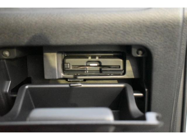 セレナ e-パワー ハイウェイスターV 防水シート 純10ナビ ドラレコ ETC プロパイ アラモニ インテリミラー 両オートS LEDヘッド パックA 寒冷地 シート/ハンドルヒーター WAAC エマブレ コーナーセンサー 踏み間違い防止(18枚目)