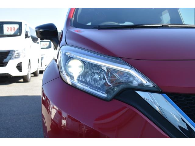 ノート ｅ－パワー　Ｘ　ブラックアロー　純正ナビ　フルセグＴＶ　ドラレコ　ＥＴＣ　アラウンドビューモニター　インテリルームミラー　クルコン　ＬＥＤヘッド　エマブレ　コーナーセンサー　踏み間違い防止　インテリキー（29枚目）