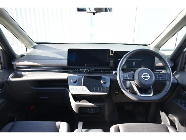 セレナ e-パワー ハイウェイスターV 純12.3ナビ 前後ドラレコ ETC2.0 ワイヤレス充電 アラモニ インテリミラー プロパイ 寒冷地 シート/ハンドルヒーター PTC素子 AC100V電源 アダクティブLEDヘッド 踏み間違い防止(6枚目)