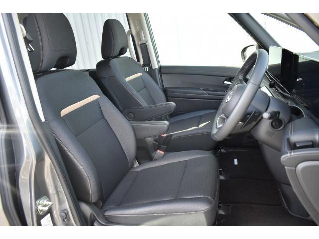 セレナ ハイウェイスターV AーWINエアロ 純12.3ナビ TV 後席M プロパイ アラモニ インテリミラー 前後ドラレコ SOS ワイヤレス充電 両オートS アダクティブLEDヘッド エマブレ コーナーセンサ 踏み間違い防止(28枚目)