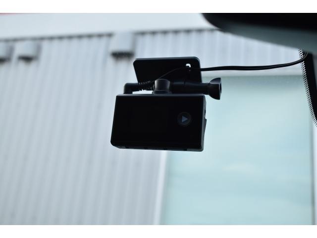 セレナ ライダパフォマンススペックブラックラインZZ SHV 純8インチナビ フルセグTV 後席フリップダウンモニター アラウンドビューモニター ETC ドラレコ 両側オートスライド クルコン エマブレ コーナーセンサー 踏み間違い インテリキー(10枚目)