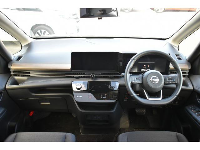 セレナ ｅ－パワー　ハイウェイスターＶ　１オナ　ＮＣ１２．３ナビ　前後ドラレコ　ＥＴＣ２．０　アラモニ　インテリミラ　ＳＯＳ　ワイヤレス充電　寒冷地　シート／ハンドルヒーター　ＰＴＣ素子　ＡＣ１００Ｖ　アダクティブＬＥＤヘッド　両側オートＳ（6枚目）