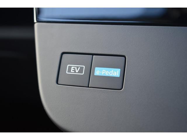 セレナ ｅ－パワー　ハイウェイスターＶ　１オナ　ＮＣ１２．３ナビ　前後ドラレコ　ＥＴＣ２．０　アラモニ　インテリミラ　ＳＯＳ　ワイヤレス充電　寒冷地　シート／ハンドルヒーター　ＰＴＣ素子　ＡＣ１００Ｖ　アダクティブＬＥＤヘッド　両側オートＳ（19枚目）