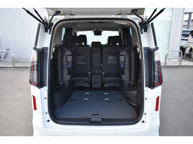 セレナ ｅ－パワー　ハイウェイスターＶ　１オナ　ＮＣ１２．３ナビ　前後ドラレコ　ＥＴＣ２．０　アラモニ　インテリミラ　ＳＯＳ　ワイヤレス充電　寒冷地　シート／ハンドルヒーター　ＰＴＣ素子　ＡＣ１００Ｖ　アダクティブＬＥＤヘッド　両側オートＳ（37枚目）