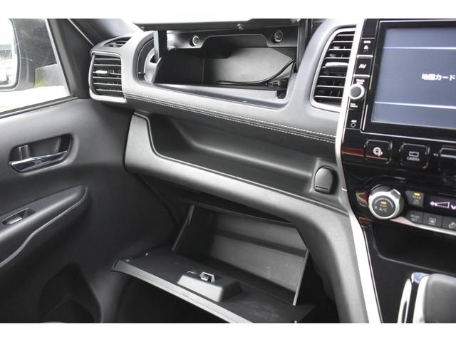 ���ł͕K���i�̂d�s�b���p�l���f�U�C���Ƀt�B�b�g����r���g�C���^�C�v�Ȃ̂ŁA�����ڂ��X�b�L���Ƃ��Ă��܂�